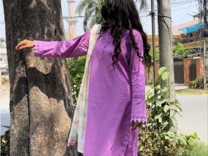 Elegant Purple Lawn 3-Piece Suit – Traditional Pakistani Women’s Outfit